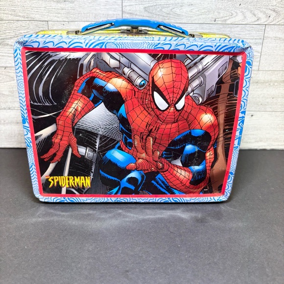 Spiderman 3D Embossed Metal Lunchbox 2000 Marvel Comics - Picture 1 of 13